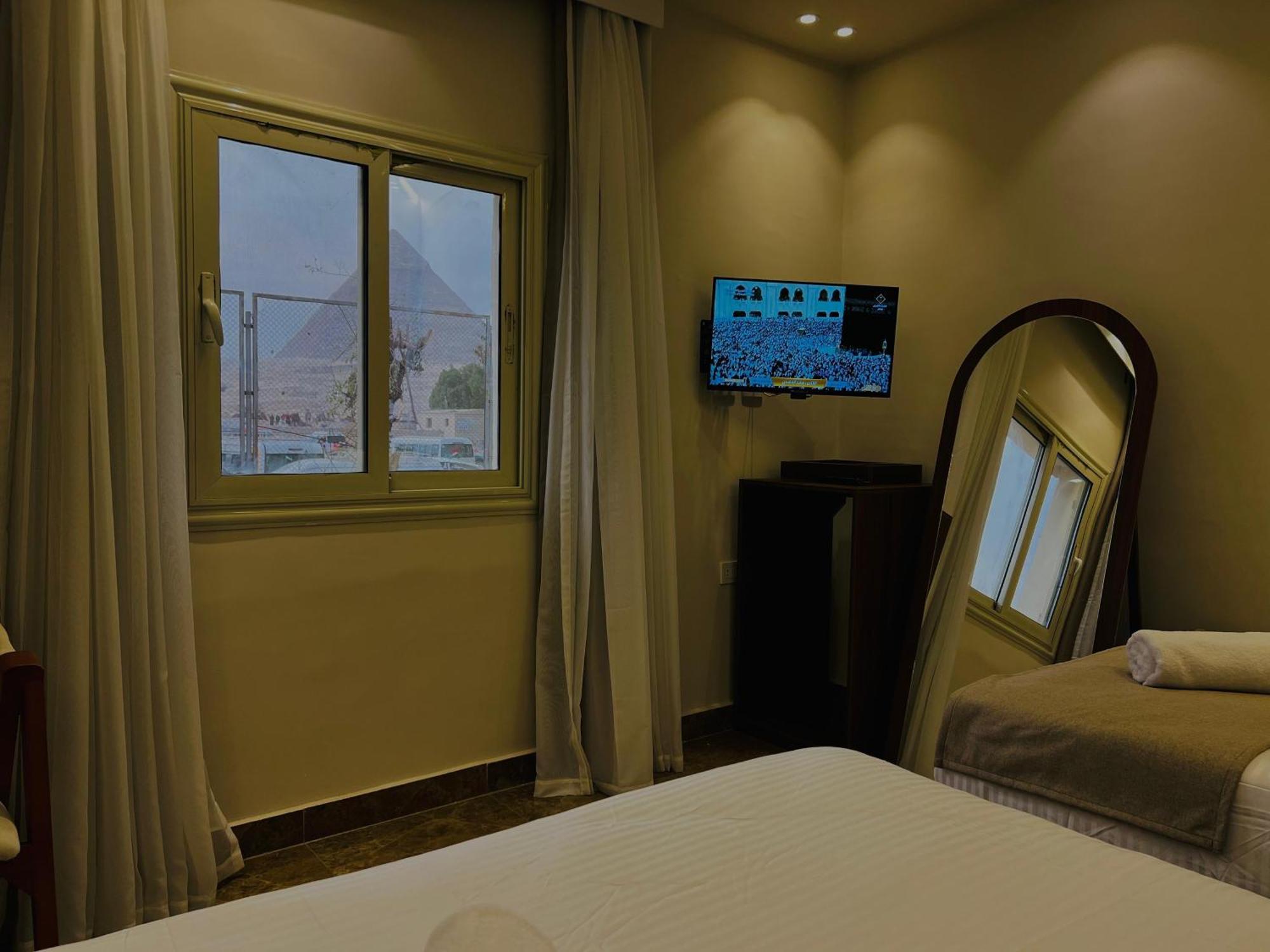 Great Scarab Pyramids View Hotel Kafret el-Gabal Eksteriør billede